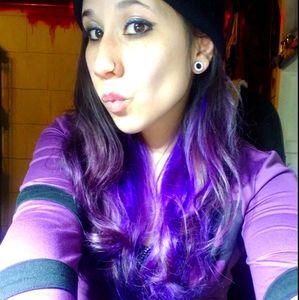 Meet your Posher, Cynthia